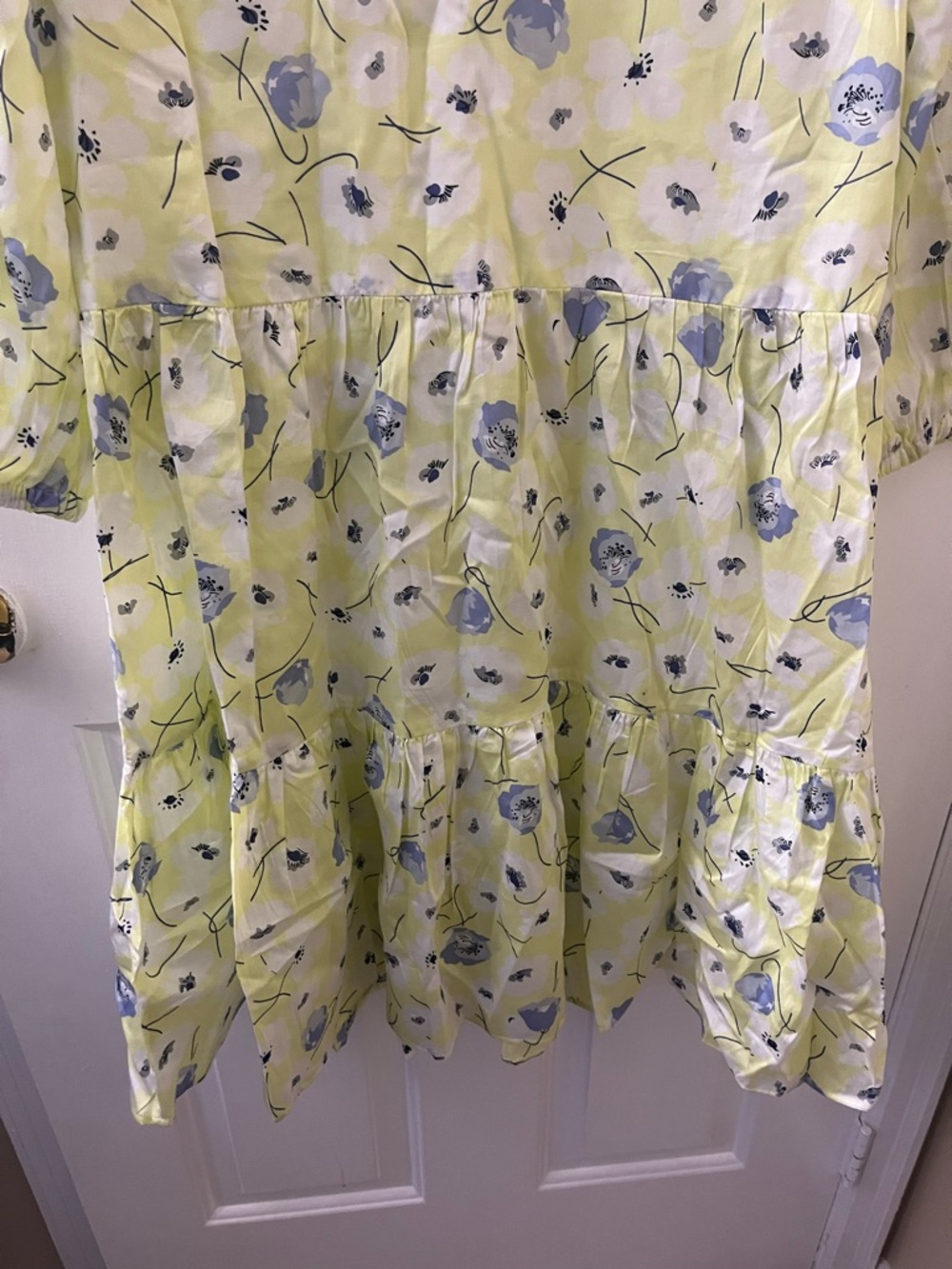 Ann Taylor Yellow Floral V-Neck Dress Size 10 NEW - Picture 3 of 8